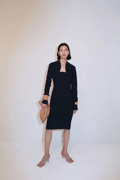 Look 10